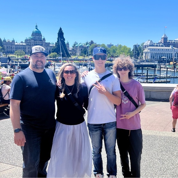 Meet your Posher, Jessie - Picture 2 of 9